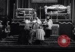Immagine di Papa Giovanni XXIII prega Roma Italia, 1959, secondo 38 filmato di repertorio 65675040107