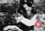 Immagine di Cacciatori africani Africa, 1959, secondo 28 filmato di repertorio 65675040108