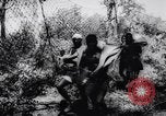 Immagine di Cacciatori africani Africa, 1959, secondo 50 filmato di repertorio 65675040108