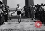 Standbild Boxer Jimmy McLarnin Beinarbeit Atlantic City New Jersey USA, 1934, aus Sekunde 1 historischem Filmmaterial Videoclip 65675040111
