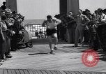 Standbild Boxer Jimmy McLarnin Beinarbeit Atlantic City New Jersey USA, 1934, aus Sekunde 11 historischem Filmmaterial Videoclip 65675040111
