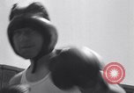 Standbild Boxer Jimmy McLarnin Beinarbeit Atlantic City New Jersey USA, 1934, aus Sekunde 16 historischem Filmmaterial Videoclip 65675040111