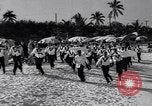 Standbild Kellner fach Rennen Nassau Bahamas, 1934, aus Sekunde 3 historischem Filmmaterial Videoclip 65675040113