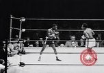Image la boxe amateur Chicago Illinois USA, 1951, de la seconde 14 séquences d'archives historiques vidéo 65675040121