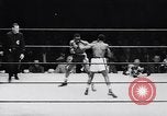 Image la boxe amateur Chicago Illinois USA, 1951, de la seconde 29 séquences d'archives historiques vidéo 65675040121