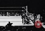 Image la boxe amateur Chicago Illinois USA, 1951, de la seconde 56 séquences d'archives historiques vidéo 65675040121