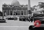 Image Président français René Coty Rome Italie, 1957, de la seconde 12 séquences d'archives historiques vidéo 65675040124