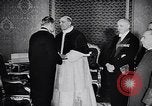 Image Président français René Coty Rome Italie, 1957, de la seconde 26 séquences d'archives historiques vidéo 65675040124