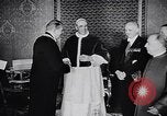 Image Président français René Coty Rome Italie, 1957, de la seconde 29 séquences d'archives historiques vidéo 65675040124