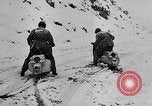 Image Snow capped véhicules Espagne, 1957, de la seconde 14 séquences d'archives historiques vidéo 65675040125