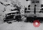 Image Snow capped véhicules Espagne, 1957, de la seconde 21 séquences d'archives historiques vidéo 65675040125