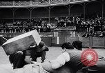 Image Pays Basque la concurrence Lever de pierre Espagne, 1957, de la seconde 8 séquences d'archives historiques vidéo 65675040128