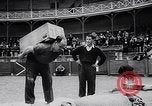 Image Pays Basque la concurrence Lever de pierre Espagne, 1957, de la seconde 13 séquences d'archives historiques vidéo 65675040128