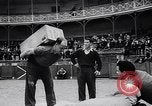 Image Pays Basque la concurrence Lever de pierre Espagne, 1957, de la seconde 14 séquences d'archives historiques vidéo 65675040128