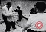 Image Pays Basque la concurrence Lever de pierre Espagne, 1957, de la seconde 16 séquences d'archives historiques vidéo 65675040128