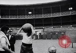 Image Pays Basque la concurrence Lever de pierre Espagne, 1957, de la seconde 37 séquences d'archives historiques vidéo 65675040128