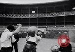 Image Pays Basque la concurrence Lever de pierre Espagne, 1957, de la seconde 43 séquences d'archives historiques vidéo 65675040128
