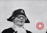 Immagine di Town Criers Regno Unito, 1957, secondo 22 filmato di repertorio 65675040133