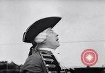 Immagine di Town Criers Regno Unito, 1957, secondo 30 filmato di repertorio 65675040133