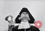 Immagine di Town Criers Regno Unito, 1957, secondo 36 filmato di repertorio 65675040133