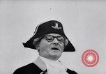Immagine di Town Criers Regno Unito, 1957, secondo 40 filmato di repertorio 65675040133