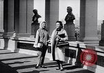 Image défilé New York United States USA, 1957, de la seconde 8 séquences d'archives historiques vidéo 65675040134