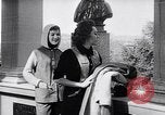 Image défilé New York United States USA, 1957, de la seconde 23 séquences d'archives historiques vidéo 65675040134