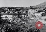 Immagine di Kayak gara in sella River Spagna, 1957, secondo 11 filmato di repertorio 65675040135