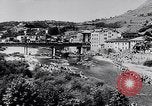 Immagine di Kayak gara in sella River Spagna, 1957, secondo 12 filmato di repertorio 65675040135