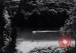 Immagine di Kayak gara in sella River Spagna, 1957, secondo 26 filmato di repertorio 65675040135