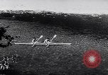 Immagine di Kayak gara in sella River Spagna, 1957, secondo 27 filmato di repertorio 65675040135