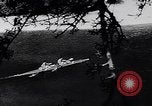 Immagine di Kayak gara in sella River Spagna, 1957, secondo 31 filmato di repertorio 65675040135