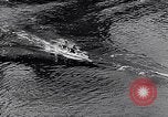Immagine di Kayak gara in sella River Spagna, 1957, secondo 35 filmato di repertorio 65675040135