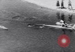 Immagine di Kayak gara in sella River Spagna, 1957, secondo 38 filmato di repertorio 65675040135