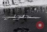Immagine di Kayak gara in sella River Spagna, 1957, secondo 39 filmato di repertorio 65675040135