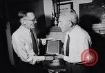 Immagine di Ex allenatore di calcio Amos Alonzo Stagg California United States USA, 1957, secondo 21 filmato di repertorio 65675040136