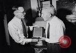 Immagine di Ex allenatore di calcio Amos Alonzo Stagg California United States USA, 1957, secondo 22 filmato di repertorio 65675040136