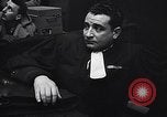 Standbild sieben ehemalige NS-SS-Männer Oradour-sur-Glane Frankreich, 1953, aus Sekunde 31 historischem Filmmaterial Videoclip 65675040139