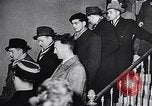 Standbild sieben ehemalige NS-SS-Männer Oradour-sur-Glane Frankreich, 1953, aus Sekunde 34 historischem Filmmaterial Videoclip 65675040139