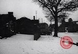 Standbild sieben ehemalige NS-SS-Männer Oradour-sur-Glane Frankreich, 1953, aus Sekunde 46 historischem Filmmaterial Videoclip 65675040139