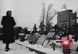 Standbild sieben ehemalige NS-SS-Männer Oradour-sur-Glane Frankreich, 1953, aus Sekunde 62 historischem Filmmaterial Videoclip 65675040139