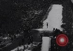 Standbild Skispringen United States USA, 1953, aus Sekunde 20 historischem Filmmaterial Videoclip 65675040143