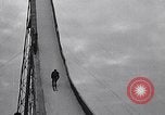 Standbild Skispringen United States USA, 1953, aus Sekunde 27 historischem Filmmaterial Videoclip 65675040143