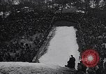 Standbild Skispringen United States USA, 1953, aus Sekunde 31 historischem Filmmaterial Videoclip 65675040143