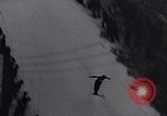 Standbild Skispringen United States USA, 1953, aus Sekunde 34 historischem Filmmaterial Videoclip 65675040143
