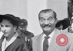 Standbild Hollywood Schauspielerin Ann Blyth heiratet James McNulty California United States USA, 1953, aus Sekunde 27 historischem Filmmaterial Videoclip 65675040147