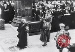 Immagine di Queen Elizabeth Edimburgo in Scozia, 1953, secondo 38 filmato di repertorio 65675040148