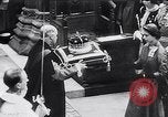 Immagine di Queen Elizabeth Edimburgo in Scozia, 1953, secondo 47 filmato di repertorio 65675040148