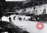 Standbild Biker Paris Frankreich, 1953, aus Sekunde 1 historischem Filmmaterial Videoclip 65675040166