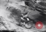 Standbild Biker Paris Frankreich, 1953, aus Sekunde 5 historischem Filmmaterial Videoclip 65675040166